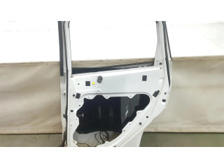 Задняя дверь