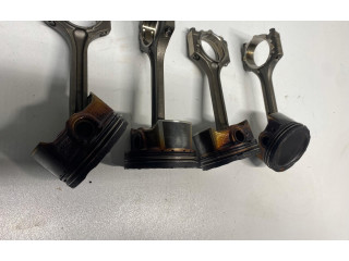 Píst G4LC KIA Venga