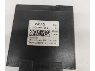 Блок управления 5Q0906121S   Skoda Octavia Mk4