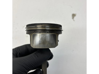 Píst G4FA Hyundai i30 pro benzínový motor 1.4 G4AF