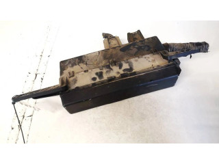 Pojistková skříňka KIA Carnival 2008