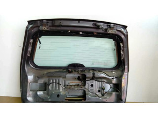 Задняя крышка (багажника)