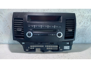 Радио/ проигрыватель CD/DVD / навигация