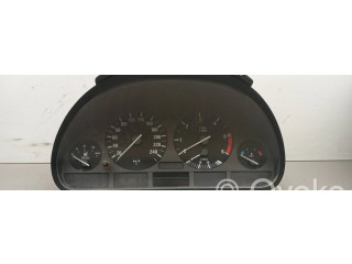 Přístrojová deska BMW 5 E39 1997 62118372357, 110008735