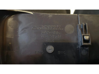 Другая деталь салона