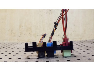   Pojistková skříňka 7N0937503A   Volkswagen Golf VI 2010