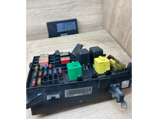 Блок предохранителей YQE102190, 142330031198 Rover 620