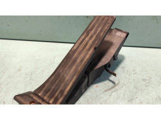 Педаль акселератора