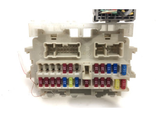 Блок предохранителей Nissan Sentra B16