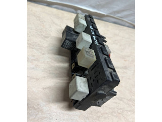 Pojistková skříňka 161004003011 Alfa Romeo 75 1989