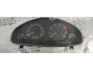 Панель приборов Mitsubishi Carisma