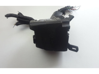 Блок предохранителей 8V5114B144BB   Ford Transit -  Tourneo Connect    