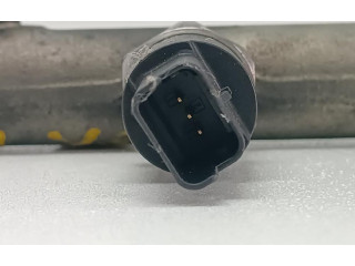 Топливная рампа 0445214019   Citroen C5   для двигателя RHZ