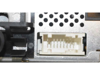 Радио/ проигрыватель CD/DVD / навигация