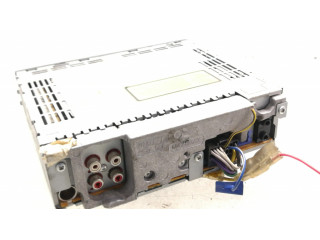 Радио/ проигрыватель CD/DVD / навигация