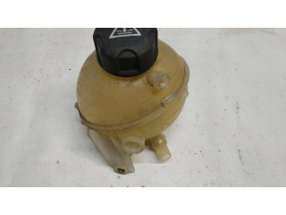 Расширительный бачок охлаждающей жидкости