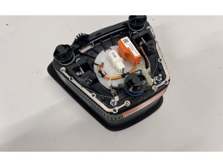 Подушка безопасности водителя 30721915, P30721915   Volvo V70