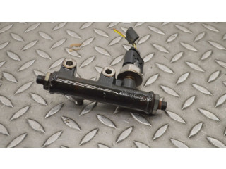 Топливная рампа 4R8Q9C066AD, 05112471094 Jaguar XJ X350 2.7 для двигателя AJD