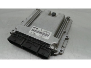 Блок управления двигателя 237102213R Dacia Dokker