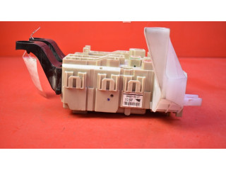 Pojistková skříňka 8273005J60, 8273005J60 Toyota Avensis T270 2015