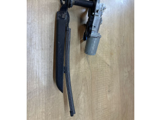 Двигатель стеклоочистителей