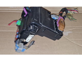 Блок предохранителей 30728356   Volvo V70    