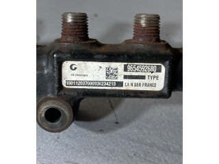 Vstřikovací lišta 9654592680, 000936234213   Opel Zafira B     