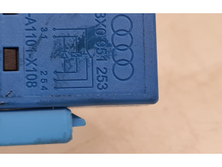 Блок предохранителей 8X0937124, 4H0951253C Audi A1