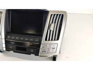 Радио/ проигрыватель CD/DVD / навигация