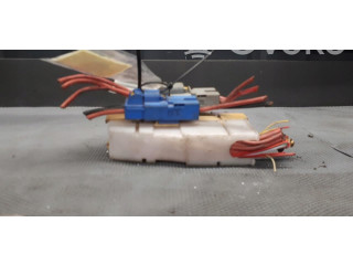 Блок предохранителей  8200241944   Renault Clio III    