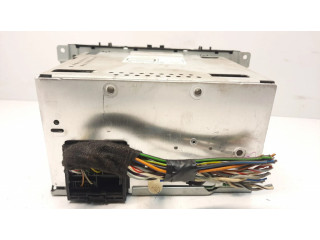 Радио/ проигрыватель CD/DVD / навигация