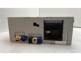 Радио/ проигрыватель CD/DVD / навигация