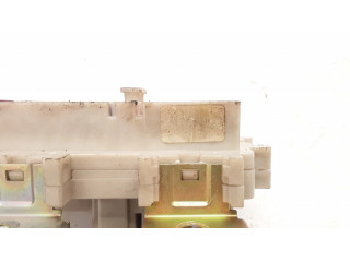 Блок предохранителей Nissan Titan