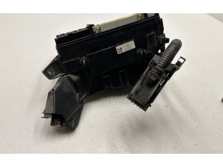 Pojistková skříňka 8211105V40, V40E140402082916 Toyota Avensis T270 2014