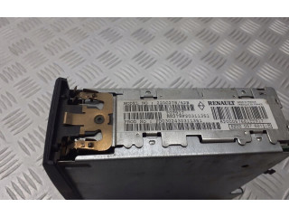 Блок предохранителей  8200057681   Renault Clio II    