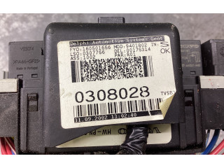 Блок предохранителей  08679899, 08696098   Volvo V70    