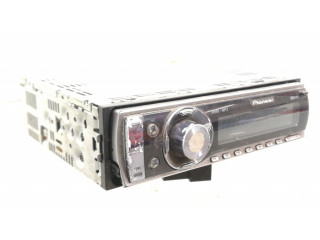 Радио/ проигрыватель CD/DVD / навигация