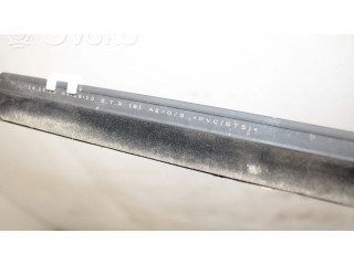 Отделка стекла передней двери