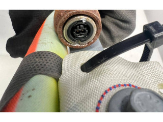 Боковая подушка безопасности Tesla Model Y