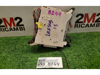 Блок предохранителей 8273053050, 8273053050 Lexus IS 200-300