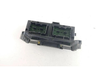 Блок предохранителей 04692114AC   Jeep Commander    