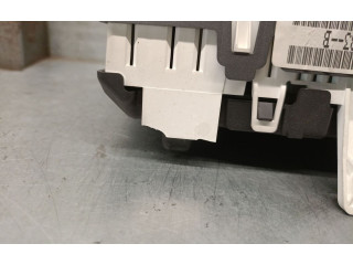 Přístrojová deska  Renault Modus 2011 8200668083B, 8200668082  