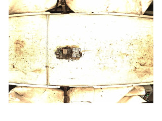 Блок предохранителей Mitsubishi L200