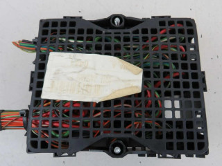 Блок предохранителей  6N1T-14401-AKG   Ford Fusion    