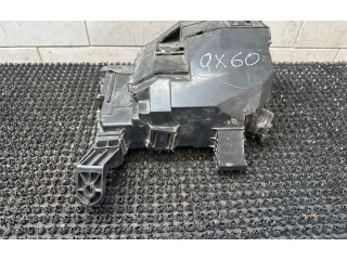   Pojistková skříňka    Infiniti QX60 L50 2014