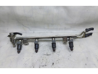 Топливная рампа 06A906031A   Audi A3 S3 8L  