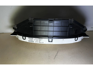 Панель приборов 30682277, 8602885   Volvo V70       