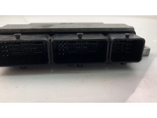 Блок управления двигателя 237109221R   Dacia Sandero