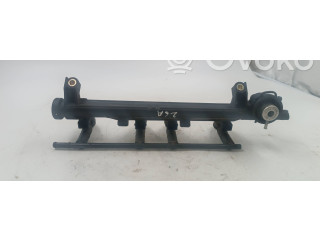 Топливная рампа    Volkswagen Golf IV  