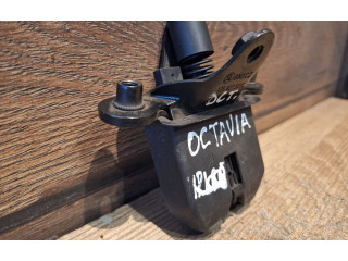 Замок багажника 1Z5827501C, BN3CZ    Skoda Octavia Mk2 (1Z) 2004 - 2013 года